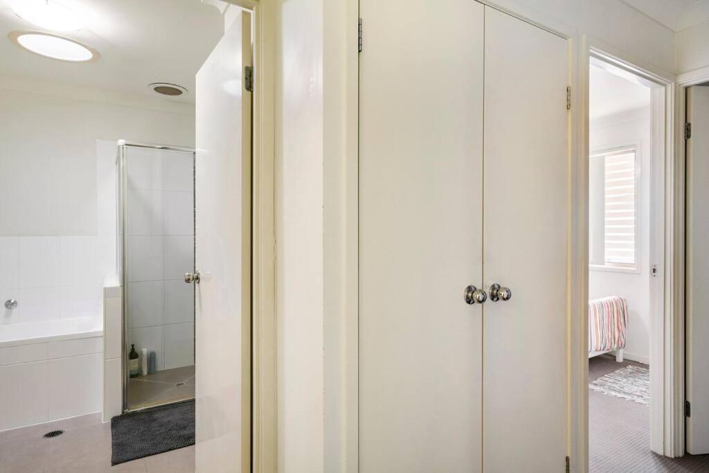 Room With Separate Bath In Shared Homestay Redcliffe Exteriér fotografie
