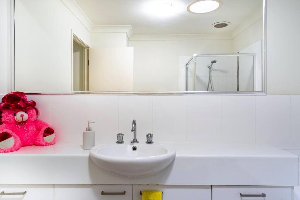 Room With Separate Bath In Shared Homestay Redcliffe Exteriér fotografie